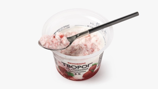 Творог со сливками "Земляника" 5%