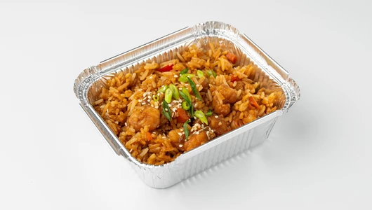 Пряный рис с креветками в соусе терияки