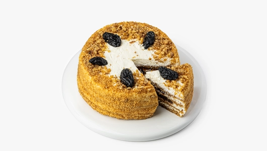 Торт "Медово-сметанный" с&nbsp;черносливом