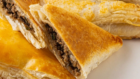 Хачапури мини слоеные с мраморной говядиной, зам.