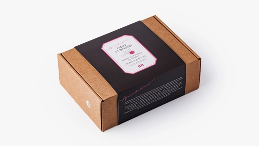 Набор для ухода за телом “Табак и вишня” (гель для душа, крем для тела, скраб для тела)