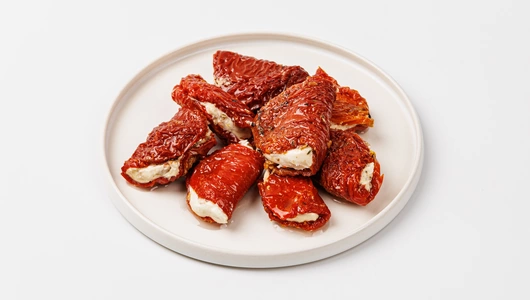 Томаты вяленые фаршированные сливочным сыром и грецким орехом в масле, 200 г