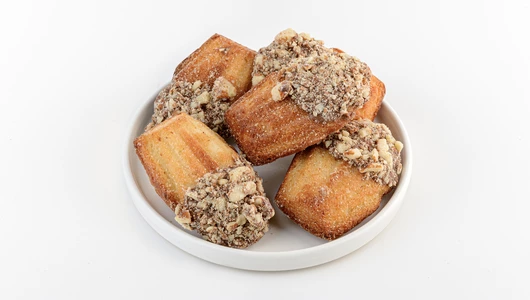 Кексы "Мадлен" в молочном шоколаде с миндалем