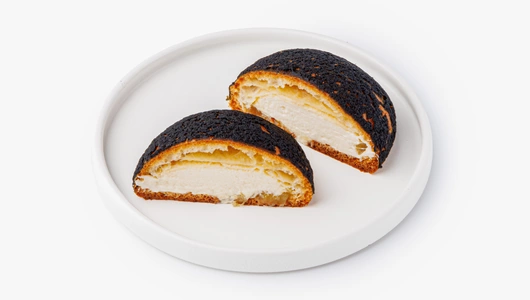 Пирожное Шу манго-маракуйя с кремом "Пломбир", кафе