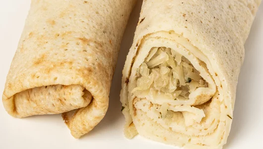 Блины постные с&nbsp;тушеной капустой