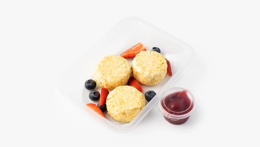 Тофники с&nbsp;ягодами и&nbsp;брусничной заправкой (3 шт)