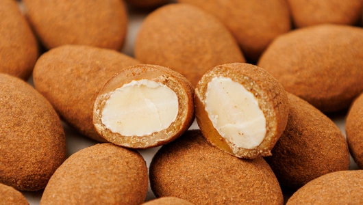 Драже "Миндаль в карамельном шоколаде" с корицей и какао