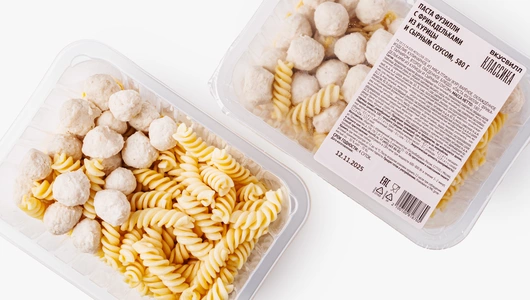 Паста фузилли с фрикадельками из курицы и сырным соусом, 580 г