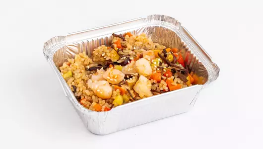 Жареный рис с креветками