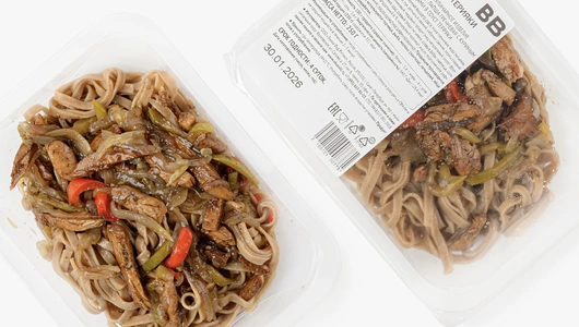 Лапша гречневая с&nbsp;куриным филе и&nbsp;овощами в&nbsp;соусе терияки