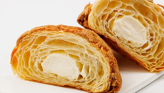 Кукис-круассан с кремом "Пломбир", кафе