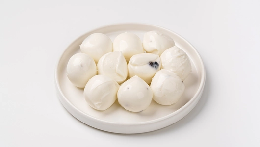 Сыр "Моцарелла" с&nbsp;чёрным трюфелем