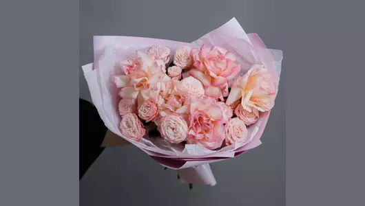 Розовое настроение. Букет из&nbsp;роз FMART by flowwow