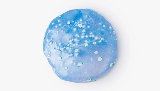 Слайм с шариками в стакане