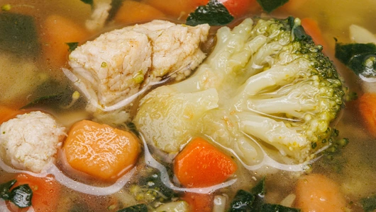 Суп куриный с бататом и брокколи Суп куриный с бататом и брокколи