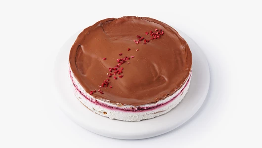 Торт блинный шоколадный "Малина-жимолость" Торт блинный шоколадный "Малина-жимолость"