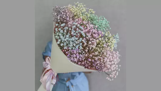 Букет из&nbsp;радужной гипсофилы FMART by flowwow