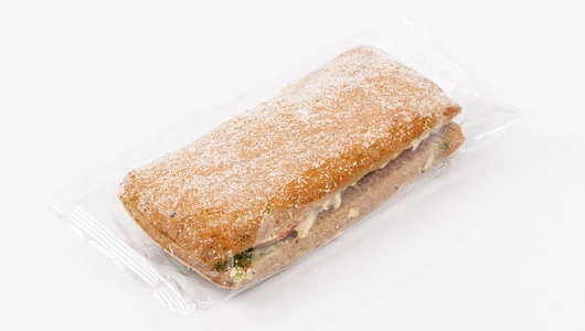 Чиабатта ржаная с индейкой и соусом песто, кафе