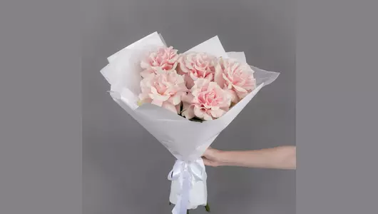 Букет из&nbsp;5 розовых, французских роз FMART by flowwow