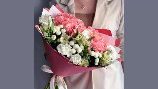 Букет с&nbsp;гортензией и&nbsp;альстромерией #109 FMART by flowwow
