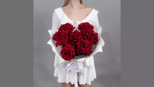 Букет из&nbsp;7 бордовых, французских роз FMART by flowwow