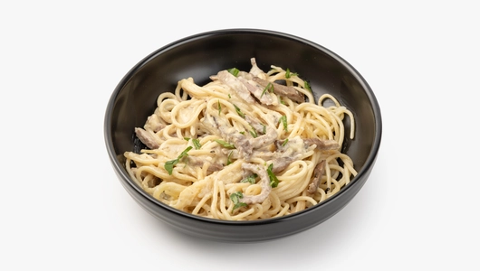 Паста в сливочно-горчичном соусе с томлёной су-вид говядиной