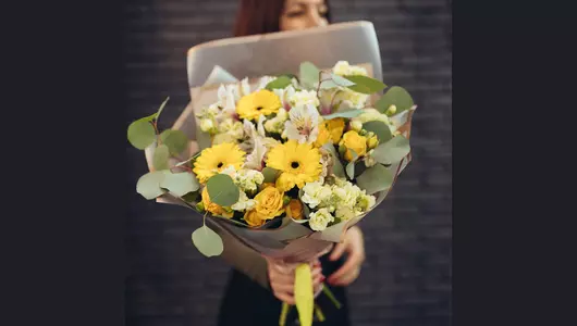 Букет сборный из&nbsp;альстромерии, маттиолы и&nbsp;герберы