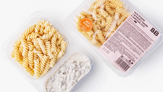 Паста Фузилли с ветчиной и грибами в сливочном соусе