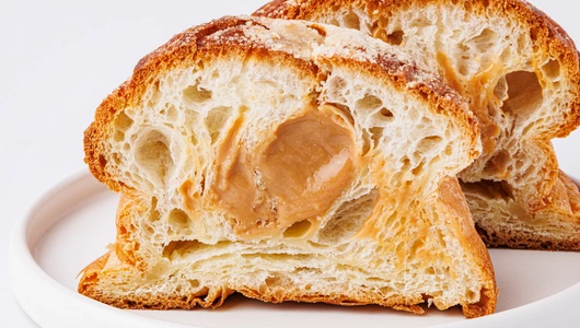 Булочка "Свердловская" с вареной сгущенкой, 100 г