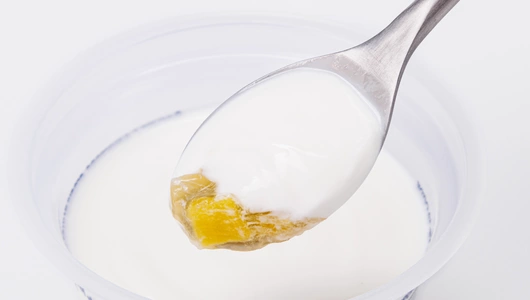 Йогурт "Манго-гибискус" 5,3% Йогурт "Манго-гибискус" 5,3%