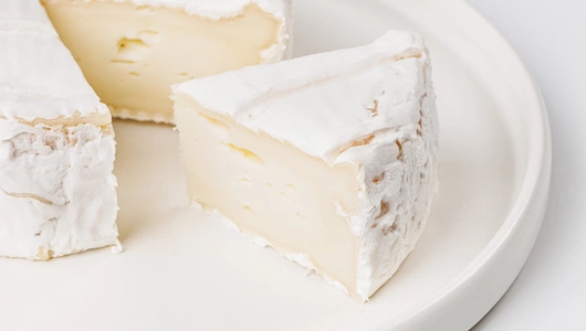 Сыр мягкий с белой плесенью "Камамбер", 125 г