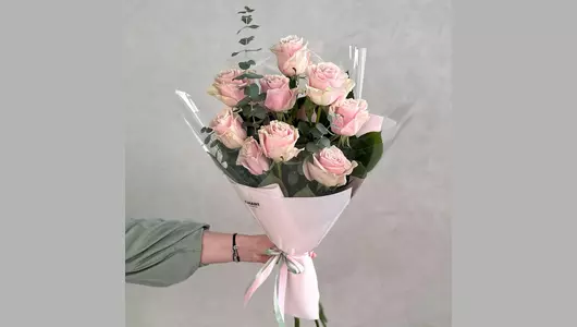 Букет Розовые розы Premium с&nbsp;эвкалиптом FMART by flowwow