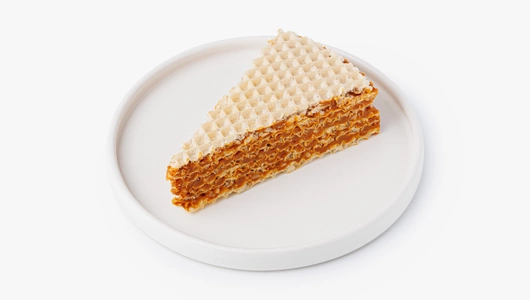 Пирожное вафельное с варёнкой и арахисом, кафе Пирожное вафельное с варёнкой и арахисом, кафе