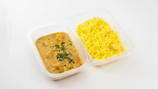 Курица карри с&nbsp;желтым рисом