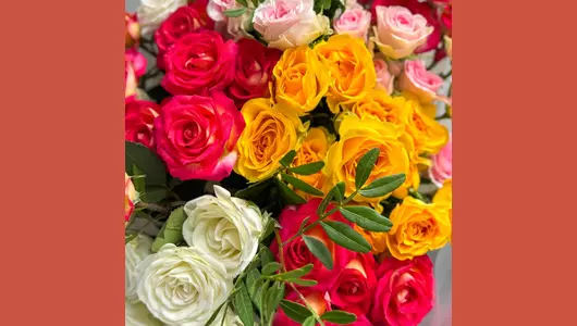 Букет «Калейдоскоп чувств» из&nbsp;кустовых роз FMART by flowwow