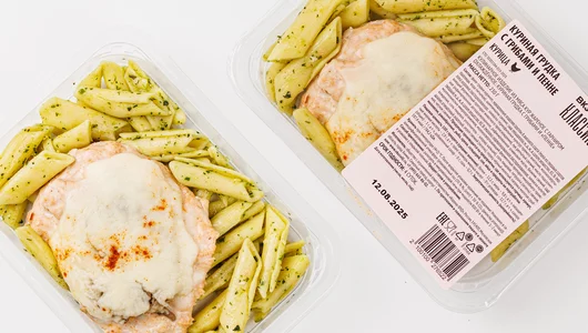 Куриная грудка с грибами и пенне