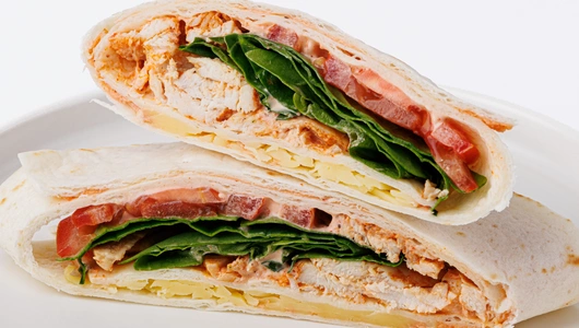 Тортилья с курицей и соусом спайси, кафе