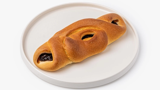 Булочка с&nbsp;черносливом (постная)