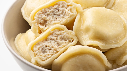 Пельмени с грудкой цыпленка-бройлера и сыром Пельмени с грудкой цыпленка-бройлера и сыром