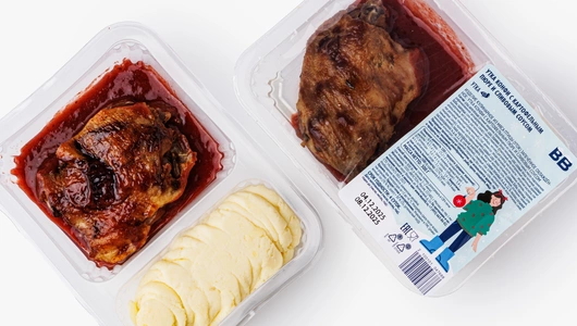 Утка конфи с&nbsp;картофельным пюре и&nbsp;сливовым соусом