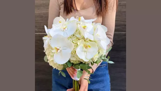 Свадебный букет из&nbsp;орхидей Ванда и&nbsp;гортензий