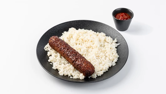 Немясной люля-кебаб с рисом и томатным соусом