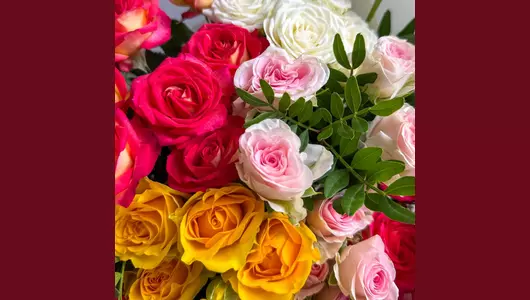 Букет «Калейдоскоп чувств» из&nbsp;кустовых роз FMART by flowwow