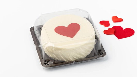 Торт бисквитный "С любовью!" с&nbsp;клубничной начинкой