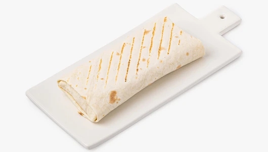 Сэндвич-ролл с&nbsp;курицей, фасолью и&nbsp;пикантными овощами по-мексикански, кафе