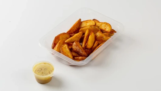 Картофельные дольки с медово-горчичным соусом