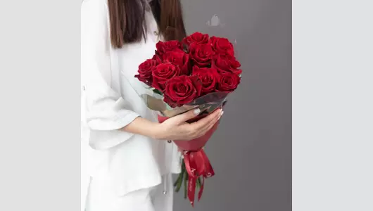 Букет из&nbsp;11 Бордовых роз (55см)