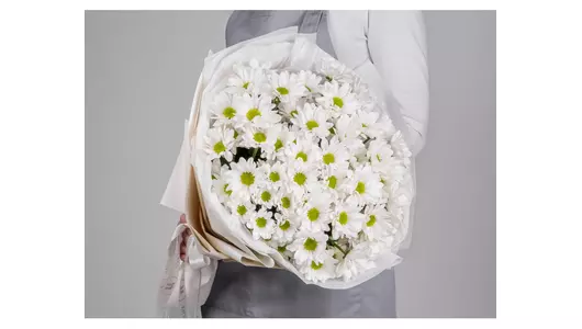 Букет из&nbsp;9 хризантем в&nbsp;стильной упаковке