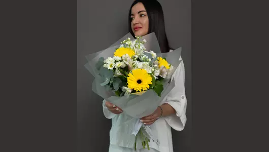 Дизайнерский букет из&nbsp;гербер и&nbsp;маттиолы