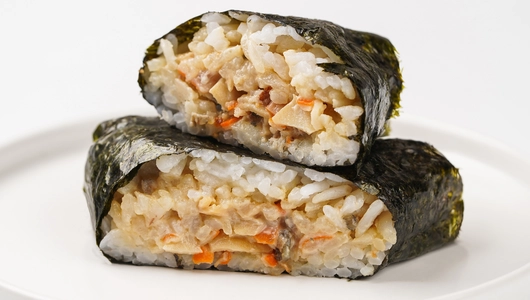 Онигири с филе угря